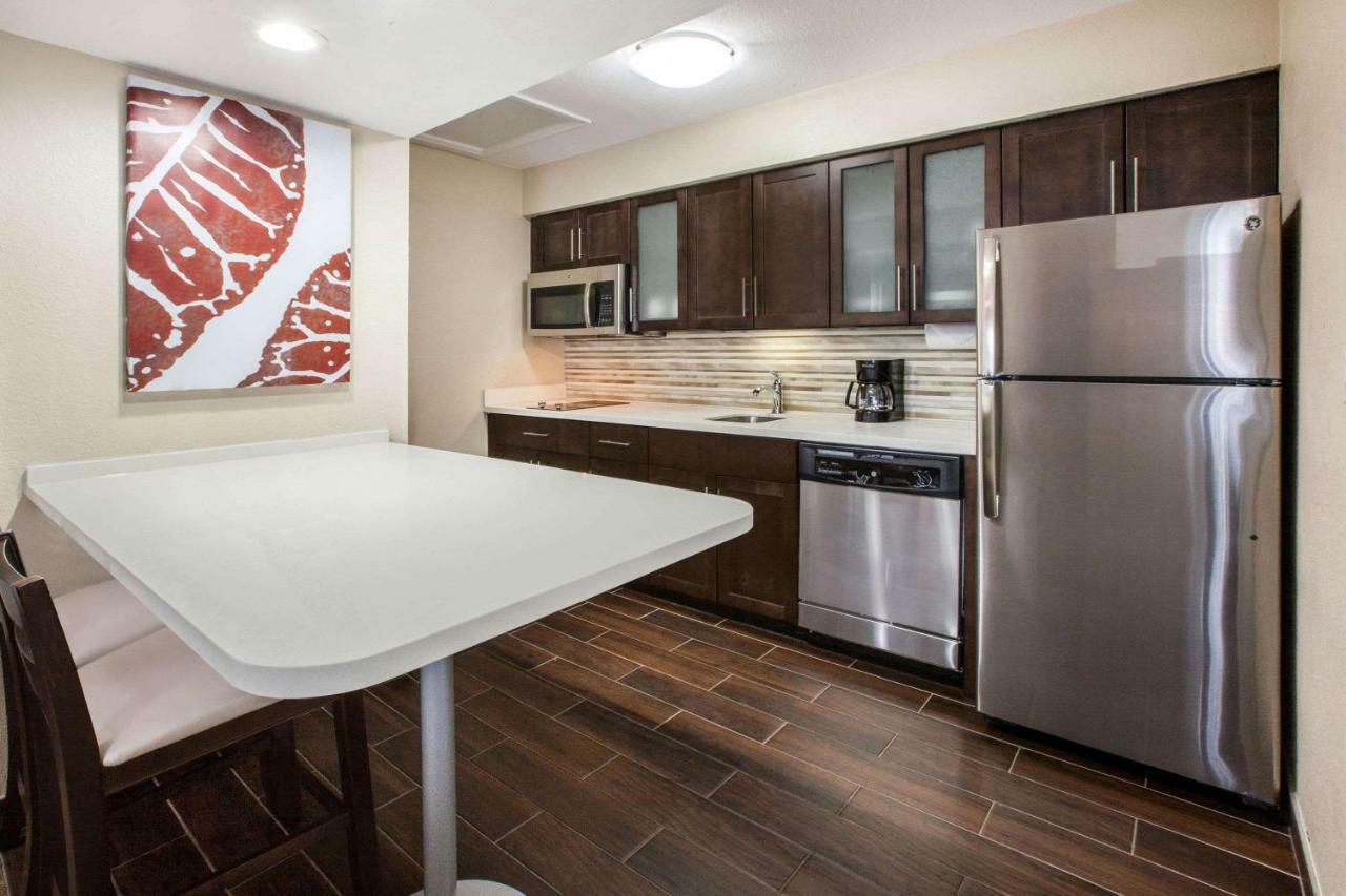 Hawthorn Suites By Wyndham Detroit Southfield Dış mekan fotoğraf